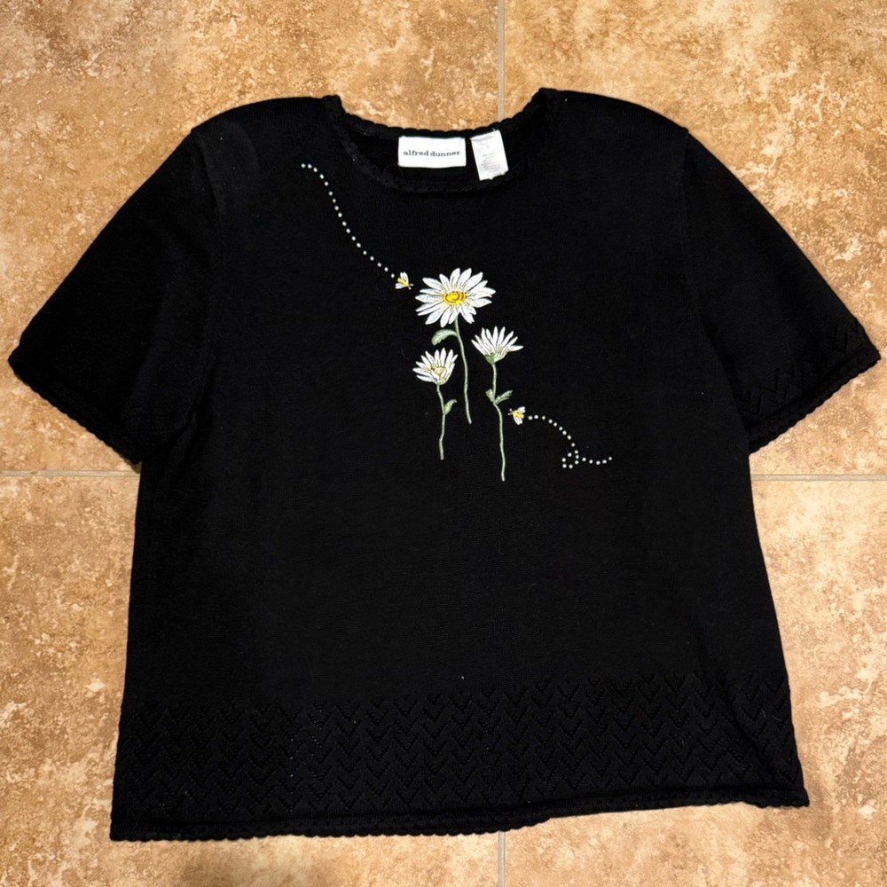 Alfred Dunner Black Top With Daisy Embroidery
